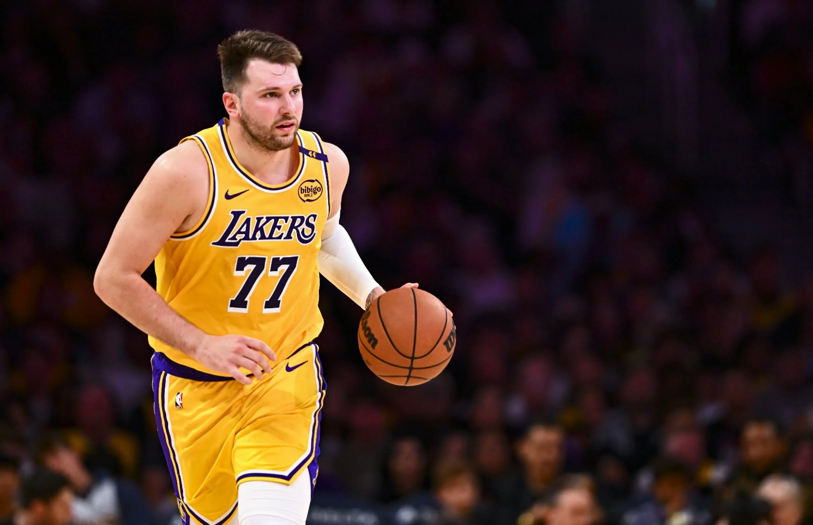 爱游戏登录注册通道东契奇在利物浦比赛中最后时刻胜出，晋级下一阶段引发热议！