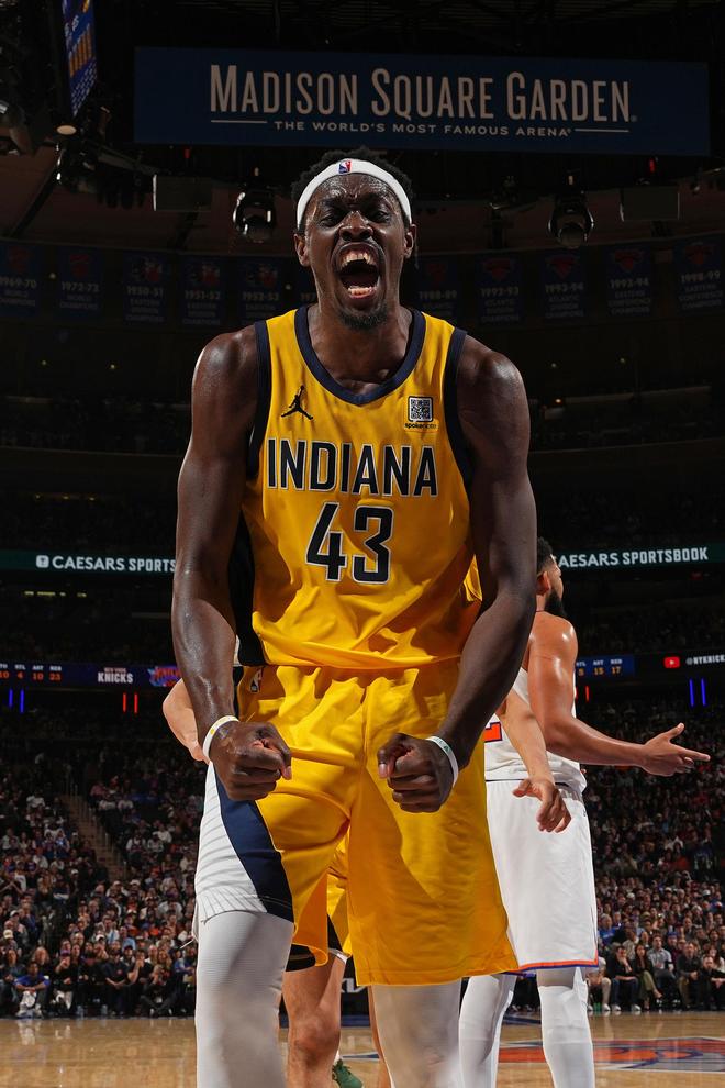 爱游戏官网下载地址 西亚卡姆迎来十二赛季出色发挥，利物浦观众热烈欢呼！