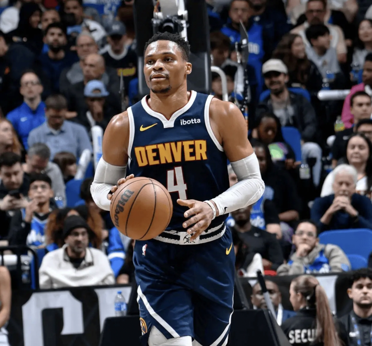 爱游戏官方推荐游戏合集赛后丹佛掘金备战NBA总决赛，更衣室发声细节曝光，媒体盛赞，赛季目标并未改变的简单介绍